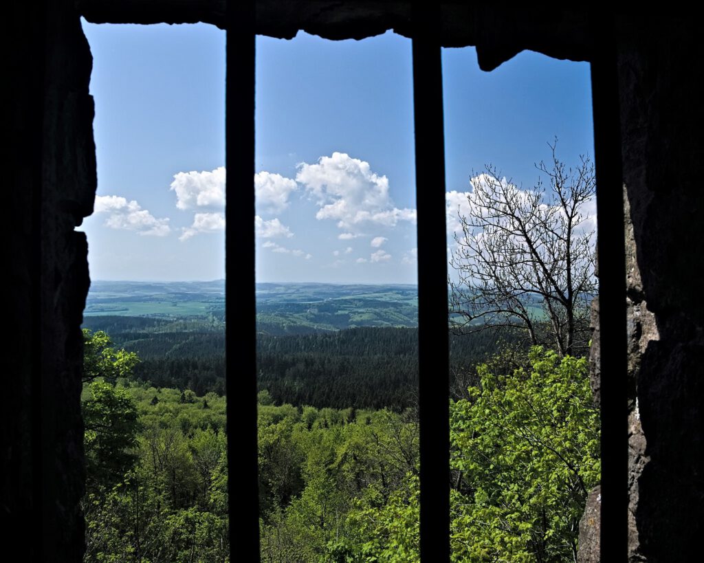 Ausblick vom Kaiser-Wilhelm-Turm auf der Hohen Acht (Eifel) (AR 05 2022)