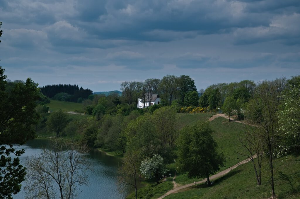 Martinskapelle am Weinfelder Maar (Totenmaar) / Vulkaneifel (AR 05/2022)