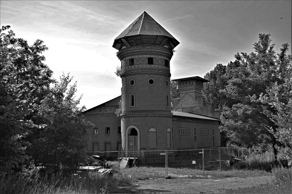 Wohnturm des Kornspeichers / Gutsanlage Gentzrode (Gentzrode / Neuruppin) (AR 07/2022)