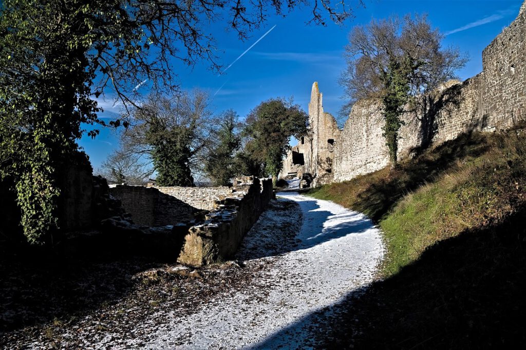 Ruine Homburg bei Gössenheim in Unterfranken (Main Spessart) (AR 12/2022)