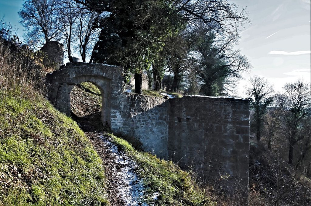 Ruine Homburg bei Gössenheim in Unterfranken (Main Spessart) (AR 12/2022)