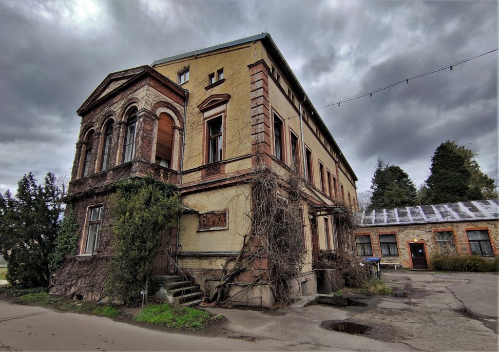 Von Pellkartoffeln mit Heringsschwanz / Hauptgebäude Baumschule Späth (Berlin-Treptow) (AR 03/2023)