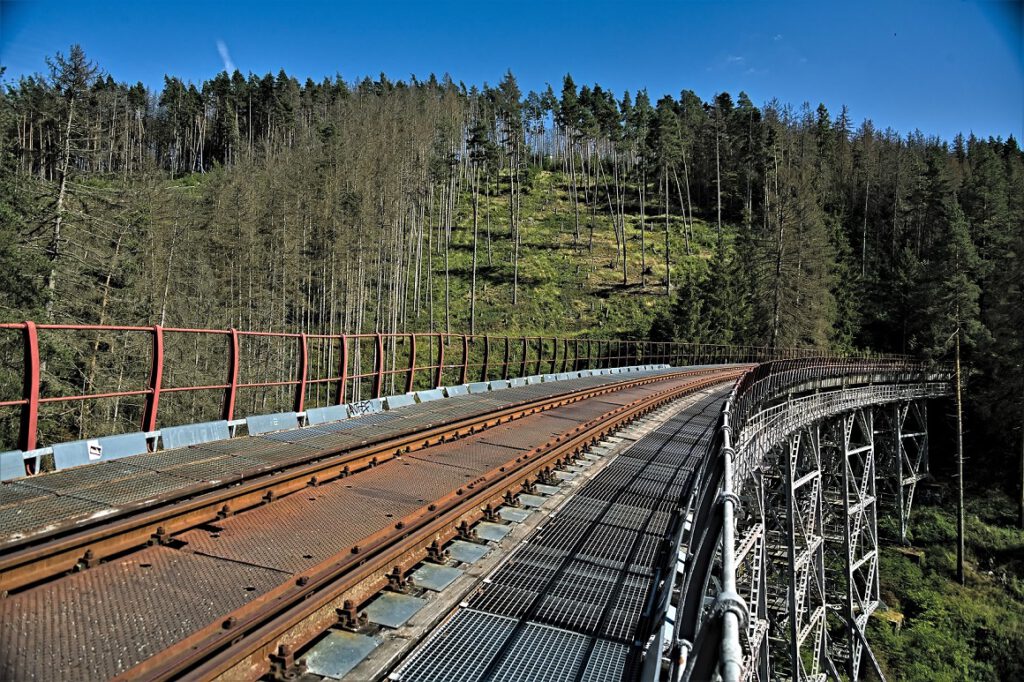 on the way / die Ziemestalbrücke / das Viadukt Ziemestal (Remptendorf - Thüringen) (AR 06/2023)