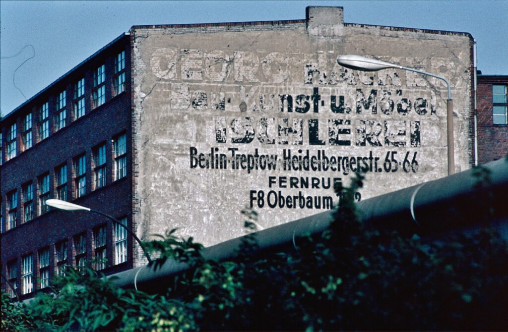 Die Berliner Mauer trennte den Bezirk Treptow und Neukölln (Das Neukölln-Porträt / GR 1982)