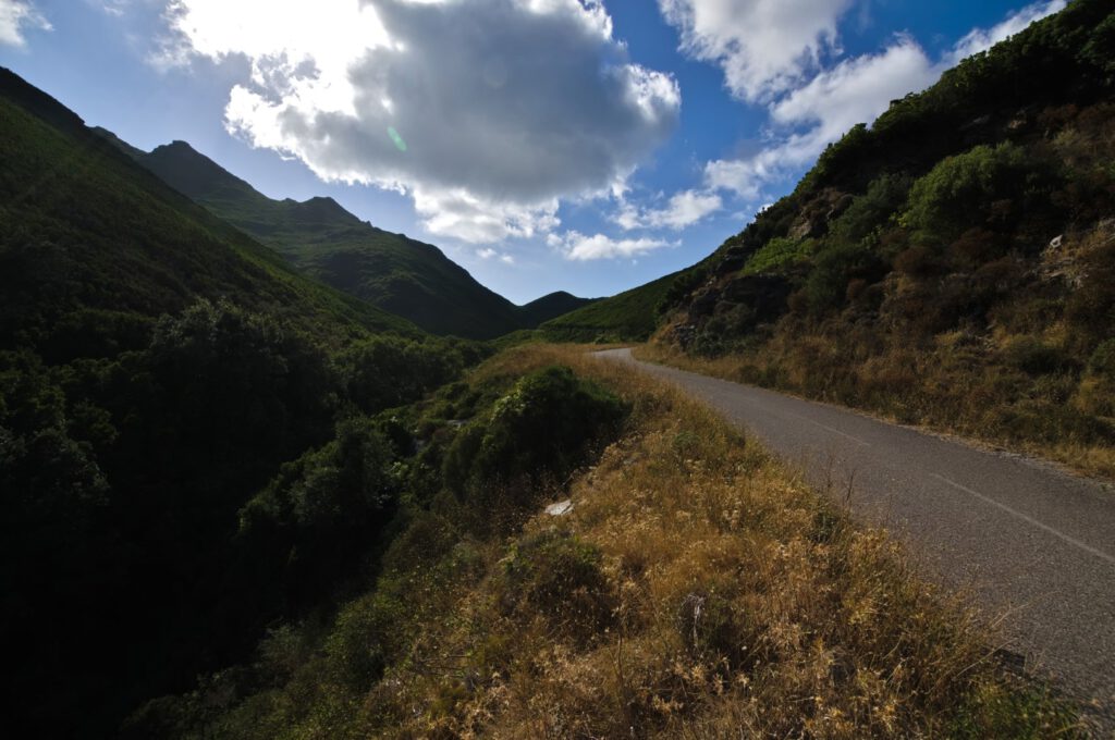 Die D35 auf Cap Corse, von antiken Pfaden zur Departementsstraße