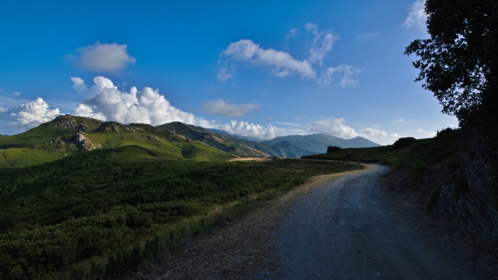 Die D35 auf Cap Corse, von antiken Pfaden zur Departementsstraße