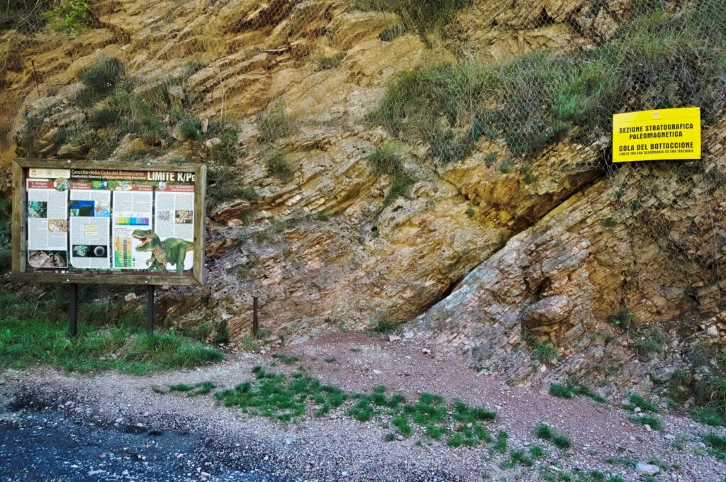 Sedimentschichten an der Gola del Bottaccione