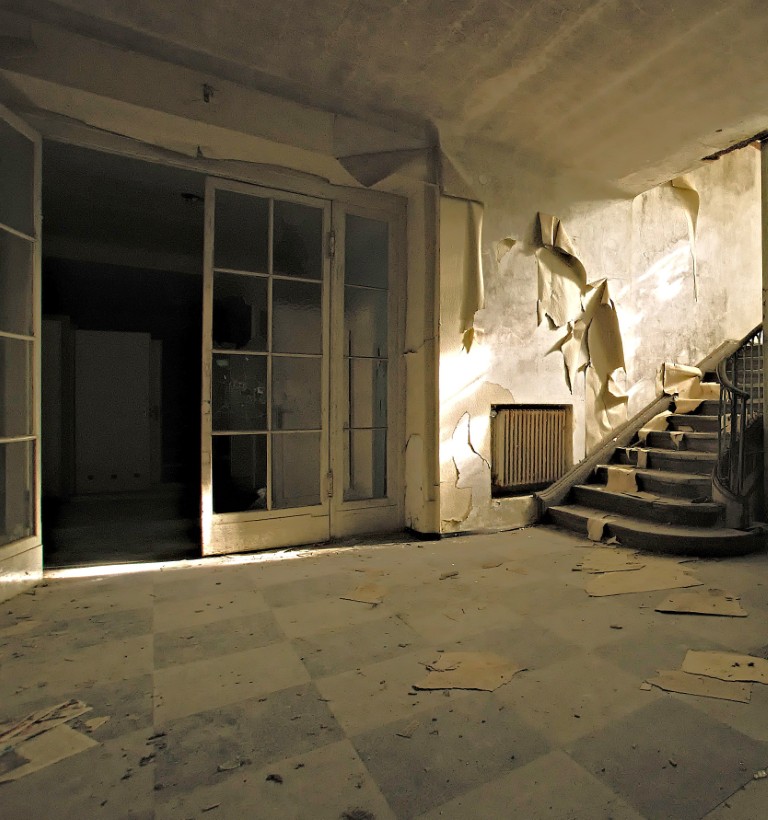 Treppenhaus einer verlassenen Jugendstilvilla