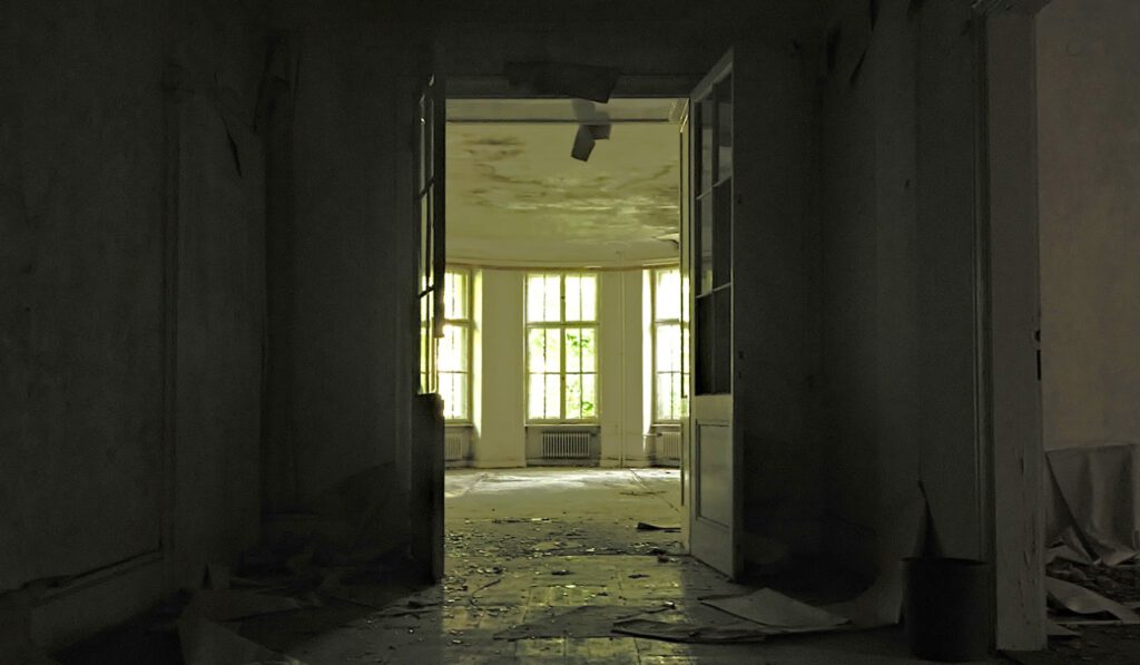 Erkerzimmer einer verlassenen Jugendstilvilla